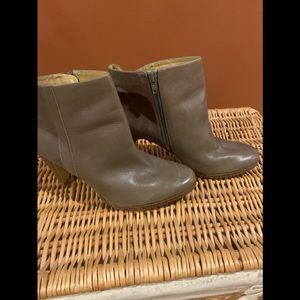 Nine West ankle booties. Gray 8 1/2